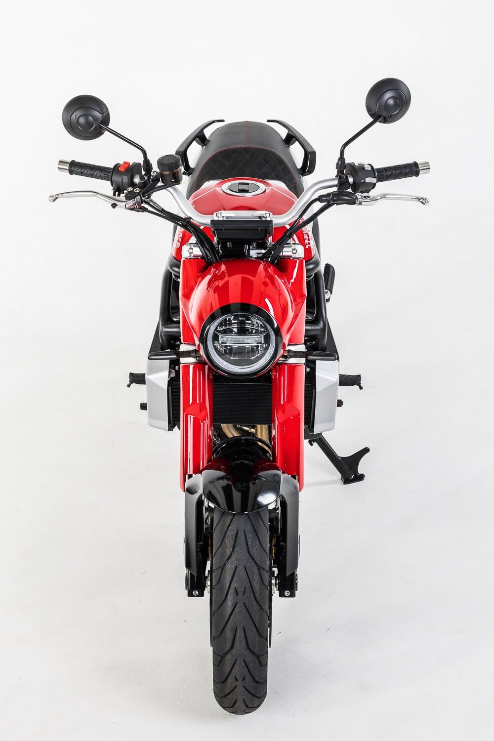 JAWA 730 Twin, official photograph