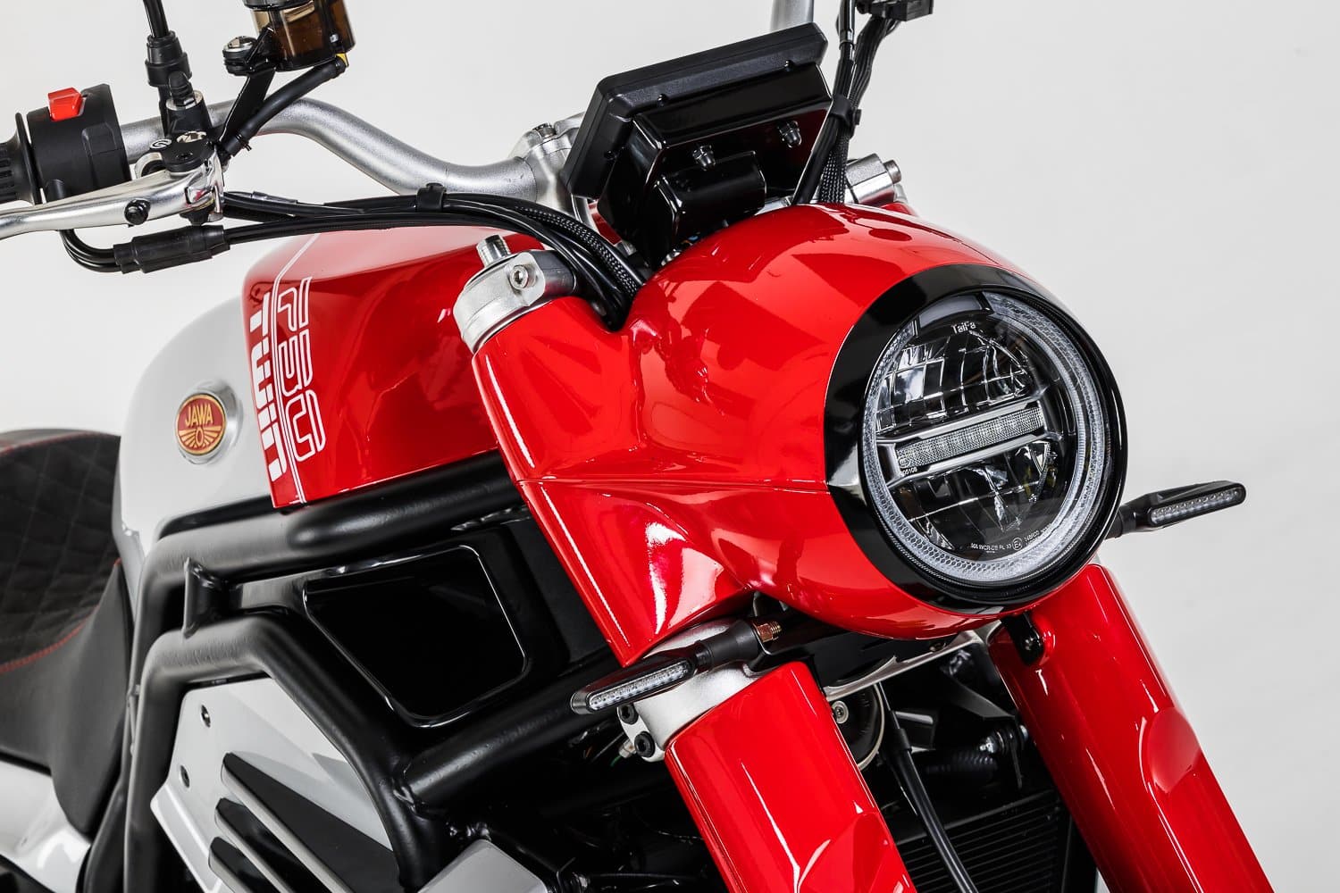 JAWA 730 Twin — official manufacturer photograph